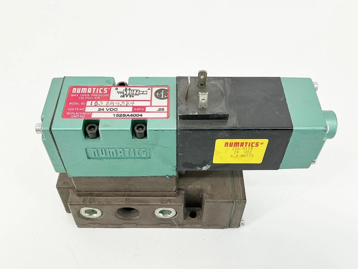 New Numatics 153SA43B4 Solenoid Valve 24VDC .25A 152SA4004 - No Box