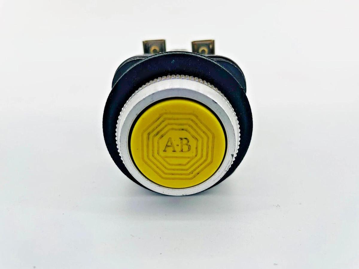 New Allen Bradley 800T-XT Contact Block w/ 800T-A9 Push Button Yellow