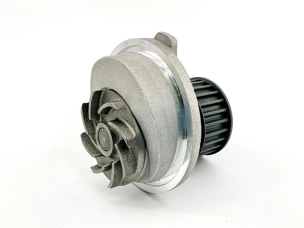 New Total Source TSA/HY1584456 Water Pump Hyster 1584456