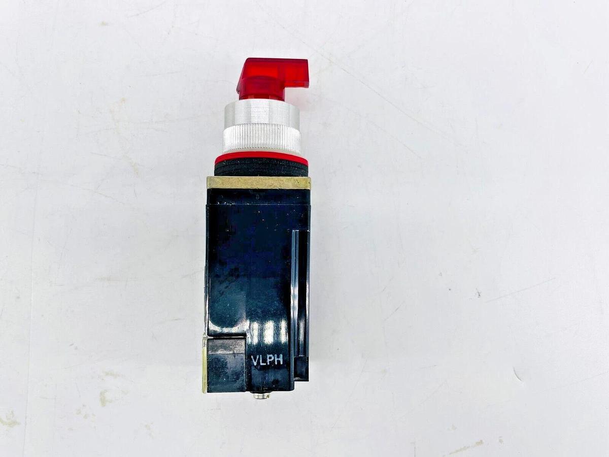 New Allen Bradley 800MR-16JA9BRA Illuminated Selector Switch Red 800MR-16JX9B