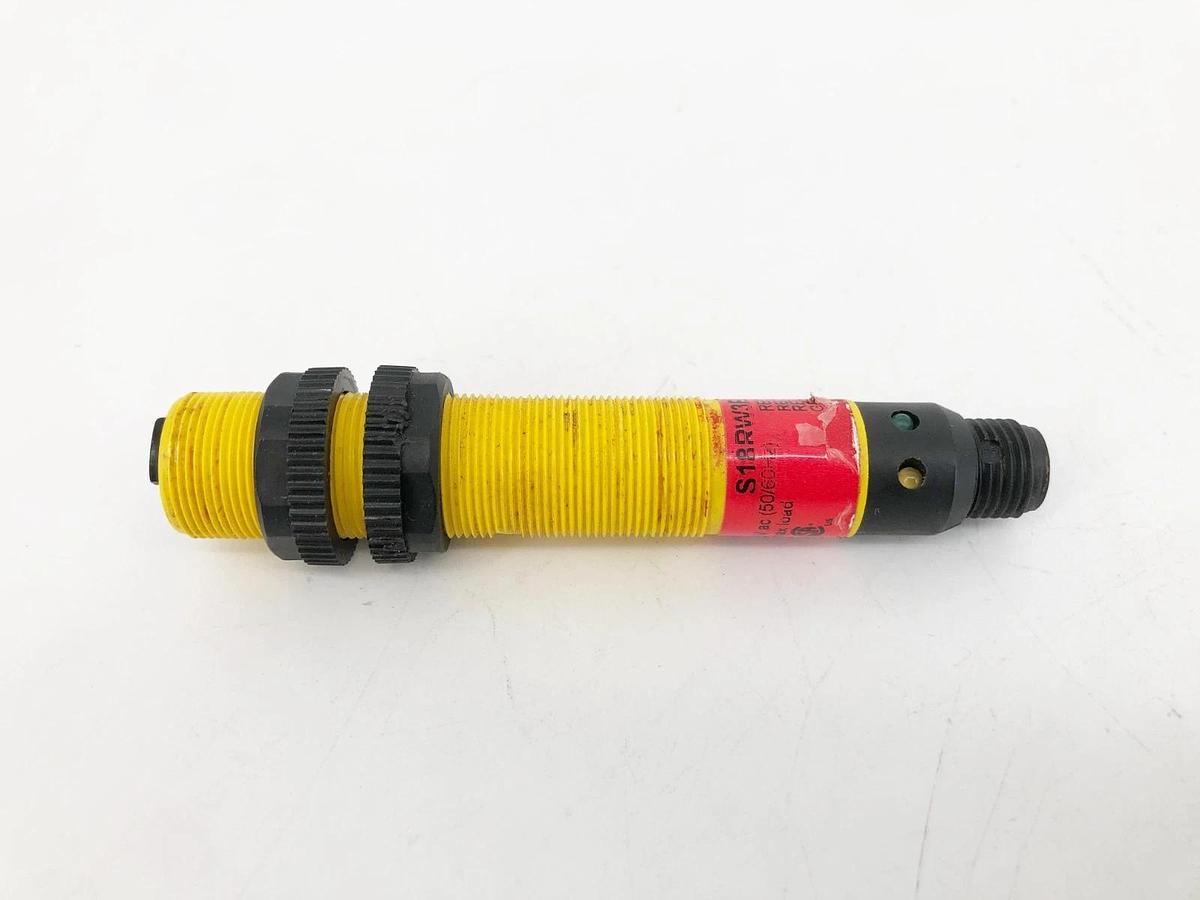 Used Banner S18RW3FF100Q1 Photoelectric Sensor 20-250VAC