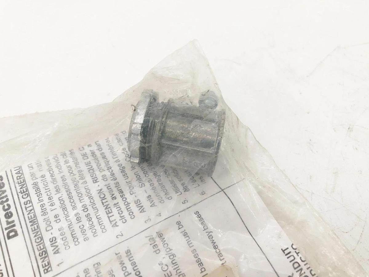 Lot of 5 New Hubbell HBL5791 Surface Metal Raceway Fittings
