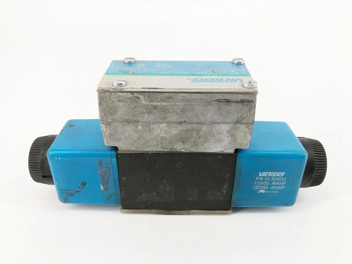 New Vickers DG4V-3S-6C-M-FW-B5-60-EN21 Directional Valve 120V 02-135347 - No Box