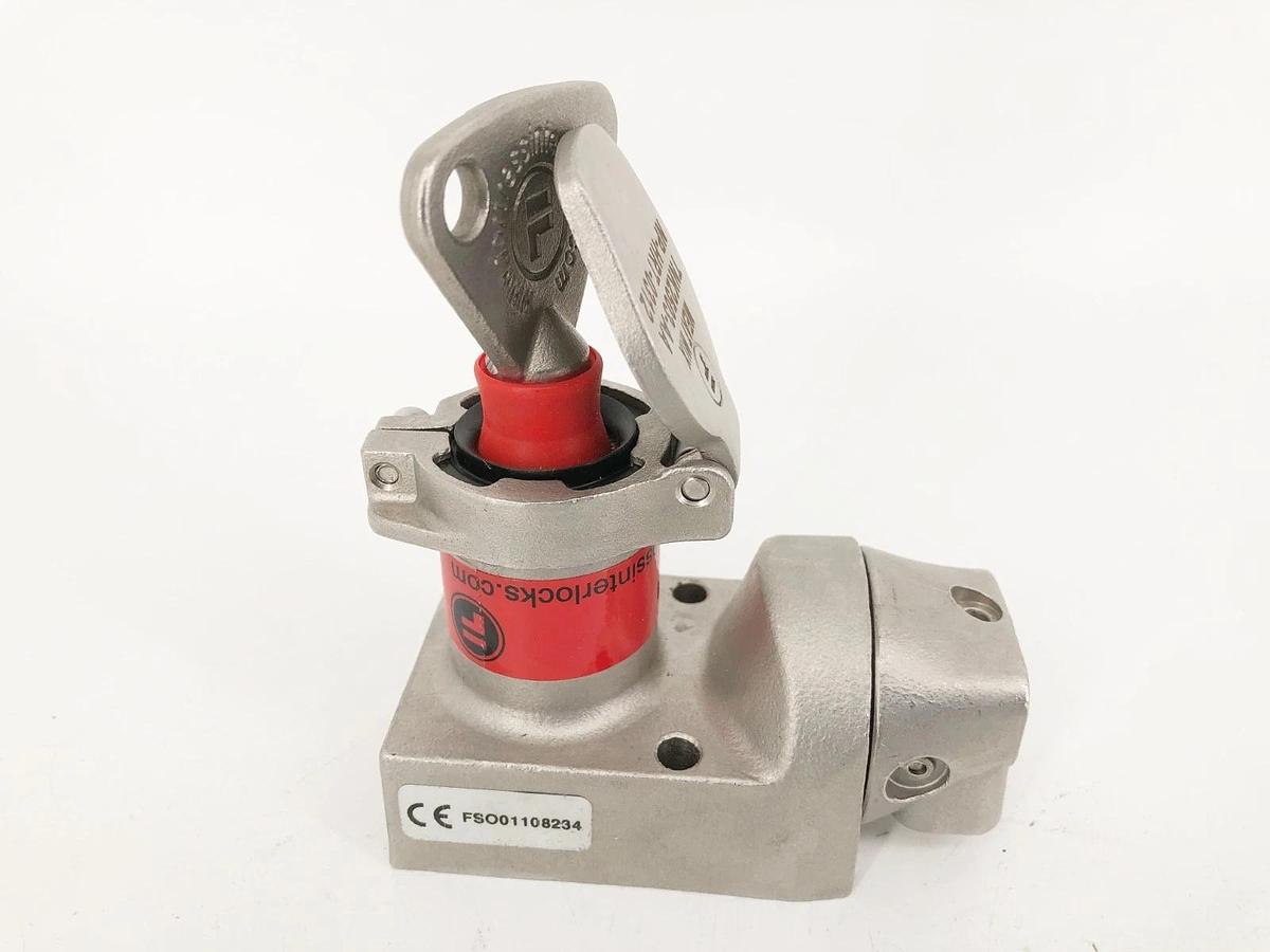New Fortress Interlock TNK2503-AA Key Switch NP-HRT-0312 1033042