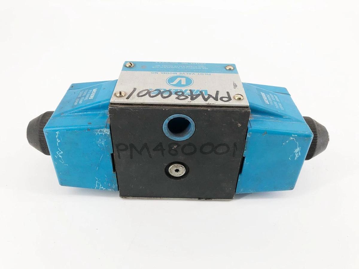 New Vickers DG4S4-016C-B-60-S324 Directional Valve 110/120V 02-119634 - No Box