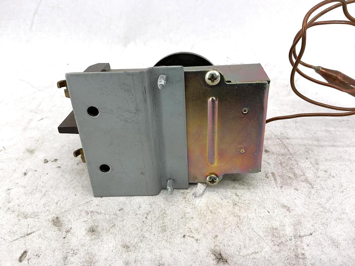 Used RobertShaw Chromalox 300-048518-012 D1/D18P Thermostat 0-100F 30A 120/277VAC