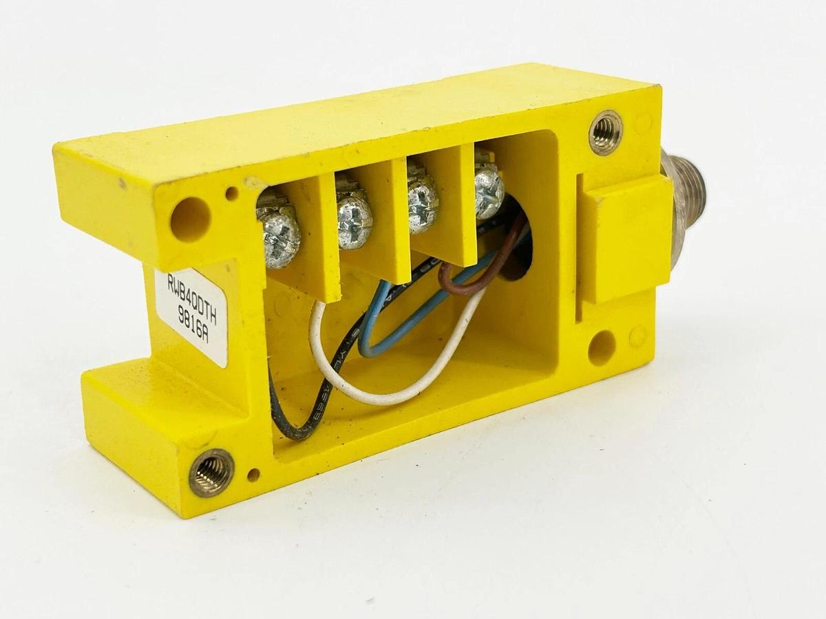 Used Banner Engineering RWB4QDTH photoelectric Wiring Block 9810A