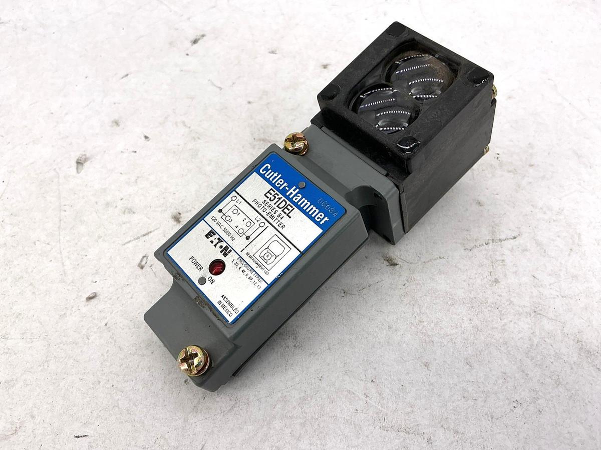 Used Eaton Cutler-Hammer E51DEL Photoelectric Thru-beam Source Head & Body 120VAC