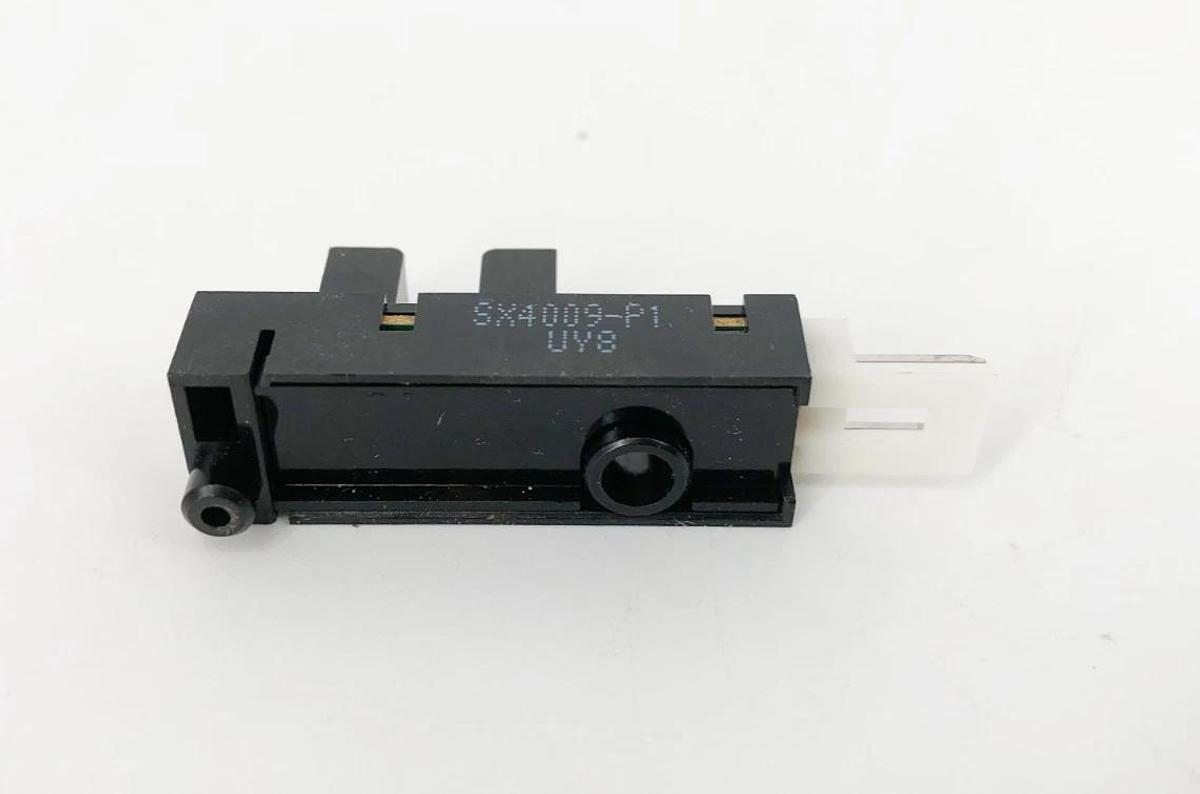 Lot of 2 New Omron EE-SX4009-P1 Optical Photomicrosensor - No Box