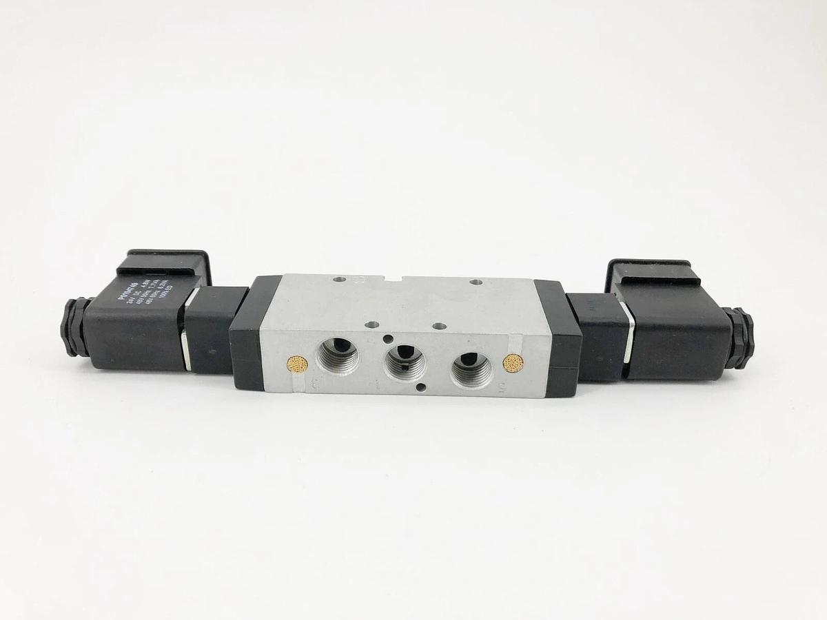 New Parker P2LBX512EENDDB49 Solenoid Valve 24VDC 1-1/4" 5/2 2-Position