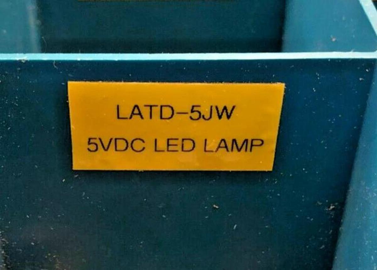 Lot of 19 New LATD-5JW IDEC White LED Bulbs 5VDC A6 16mm Unibody