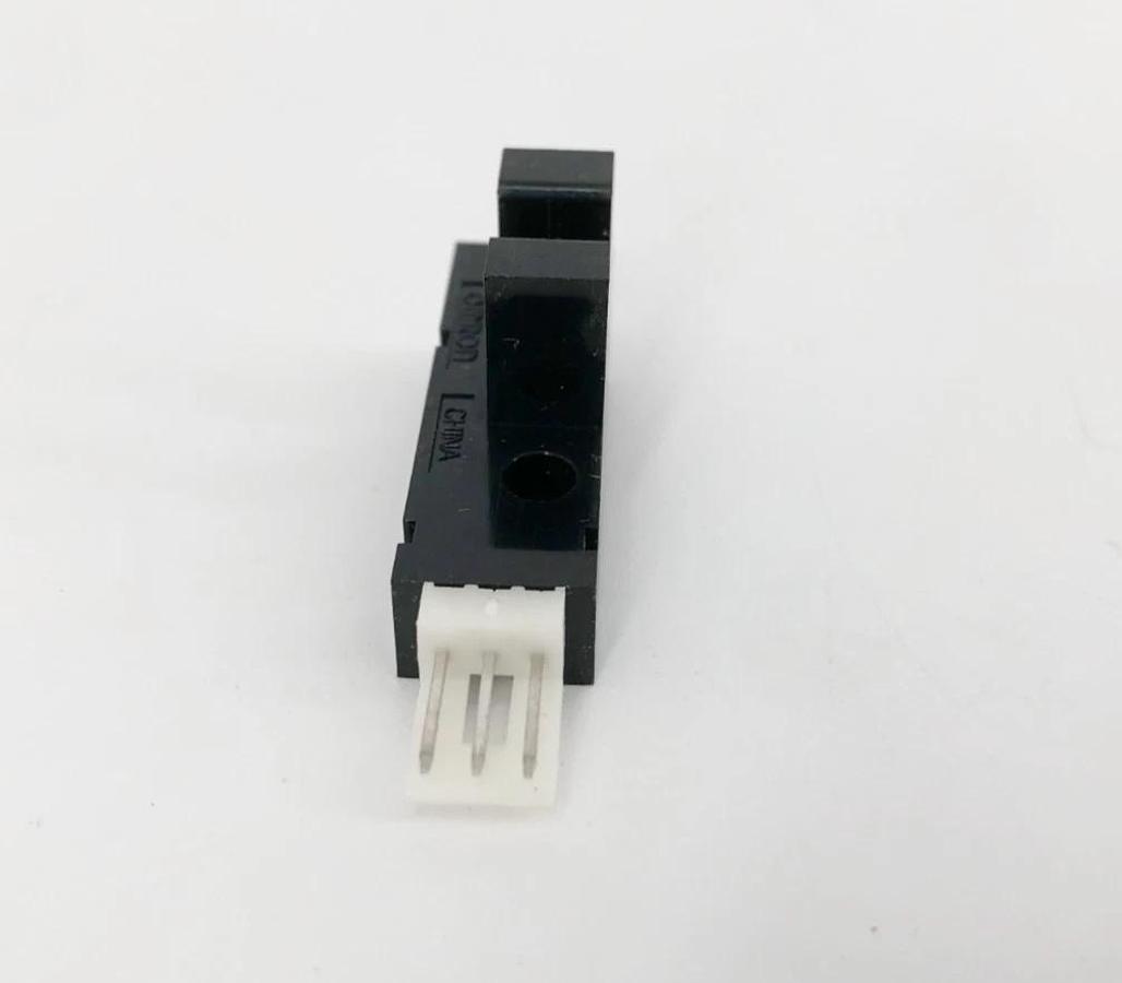 Lot of 2 New Omron EE-SX4009-P1 Optical Photomicrosensor - No Box