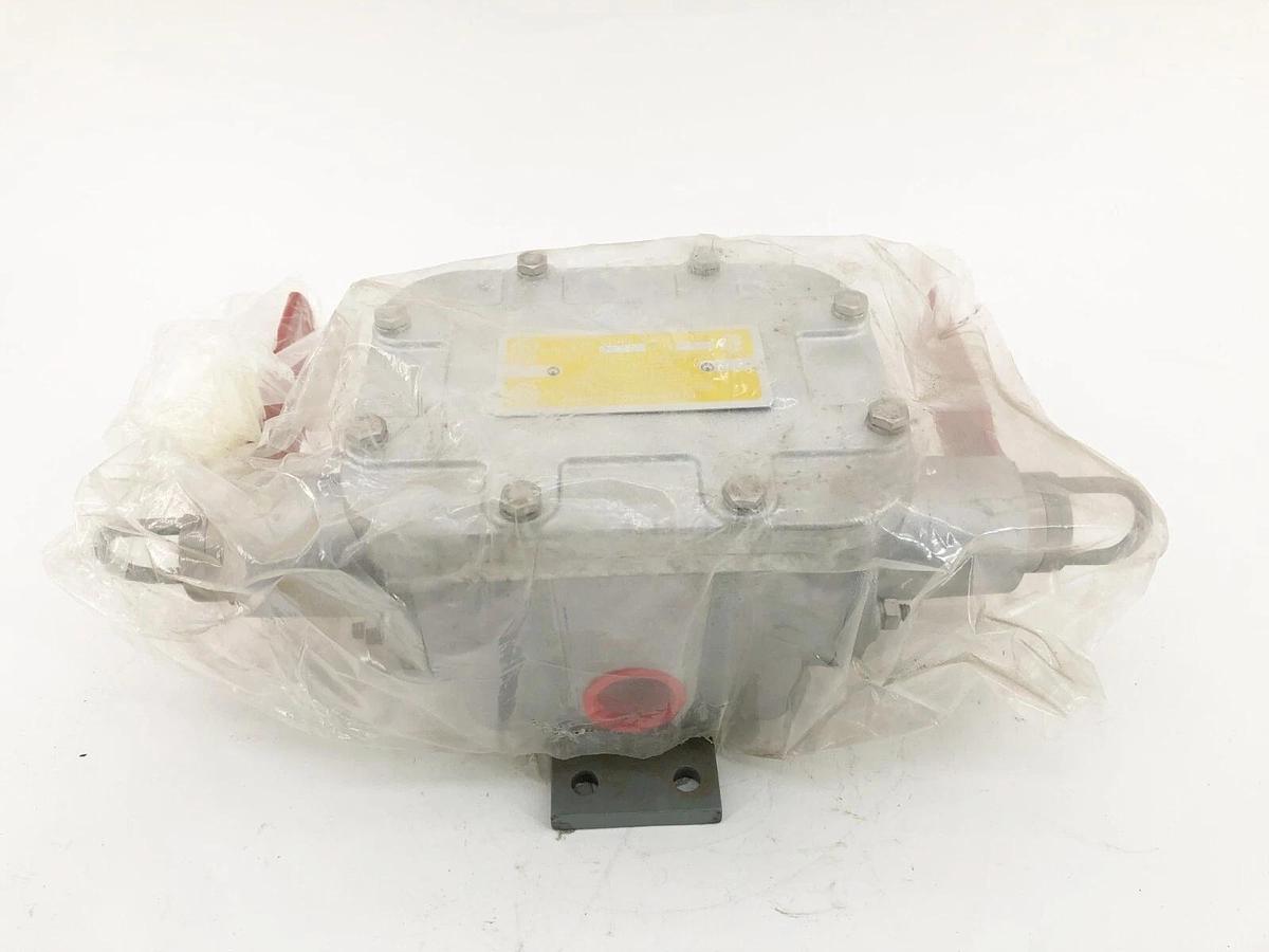 New Conveyor Components PC-D2SX Pull Cord Control SPDT 20A 125/250/480VAC