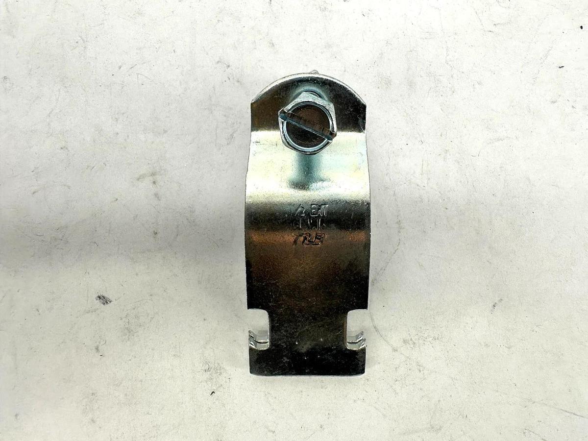 Lot of 7 New Thomas & Betts 1-1/2 EMT Conduit Clamps 1-1/2" - No Box