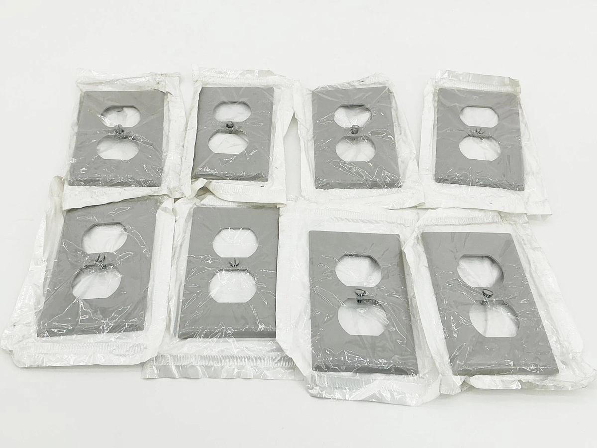 New Lot of 8 Leviton 014-80703-GY Duplex Receptacle Gray