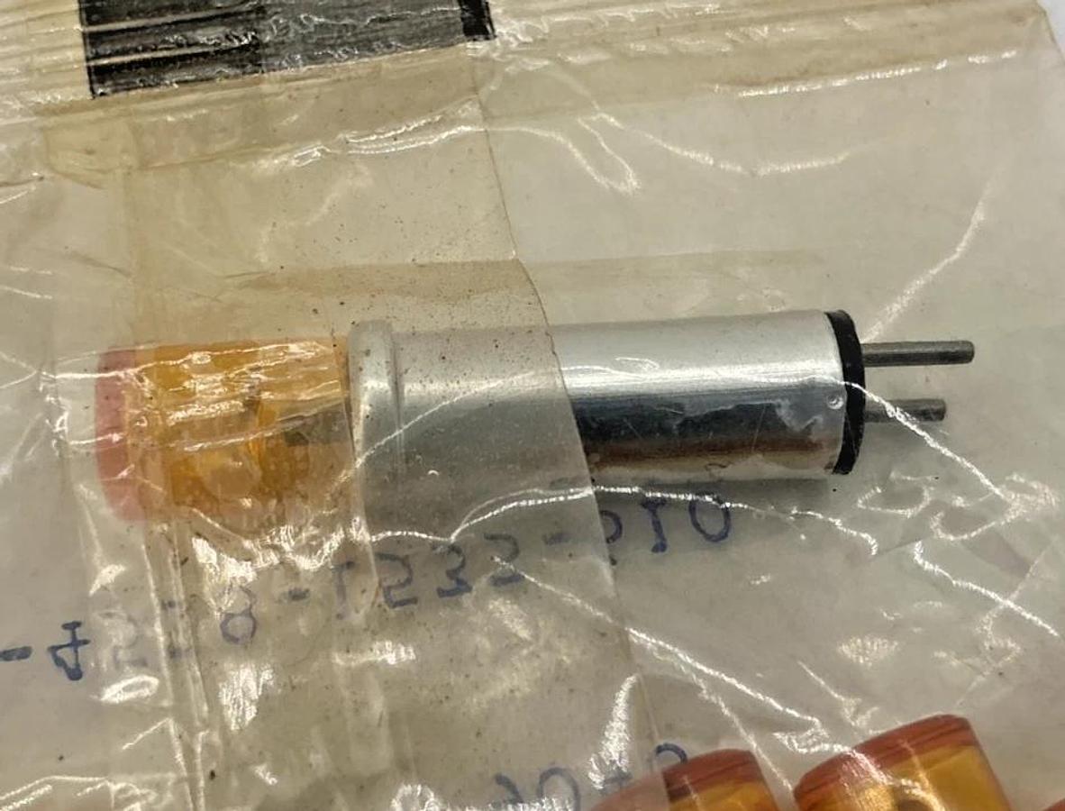 Bag of 5 New Dialight 507-4538-1533-610 Indicator Bulb Amber 2P 507-4538 22K