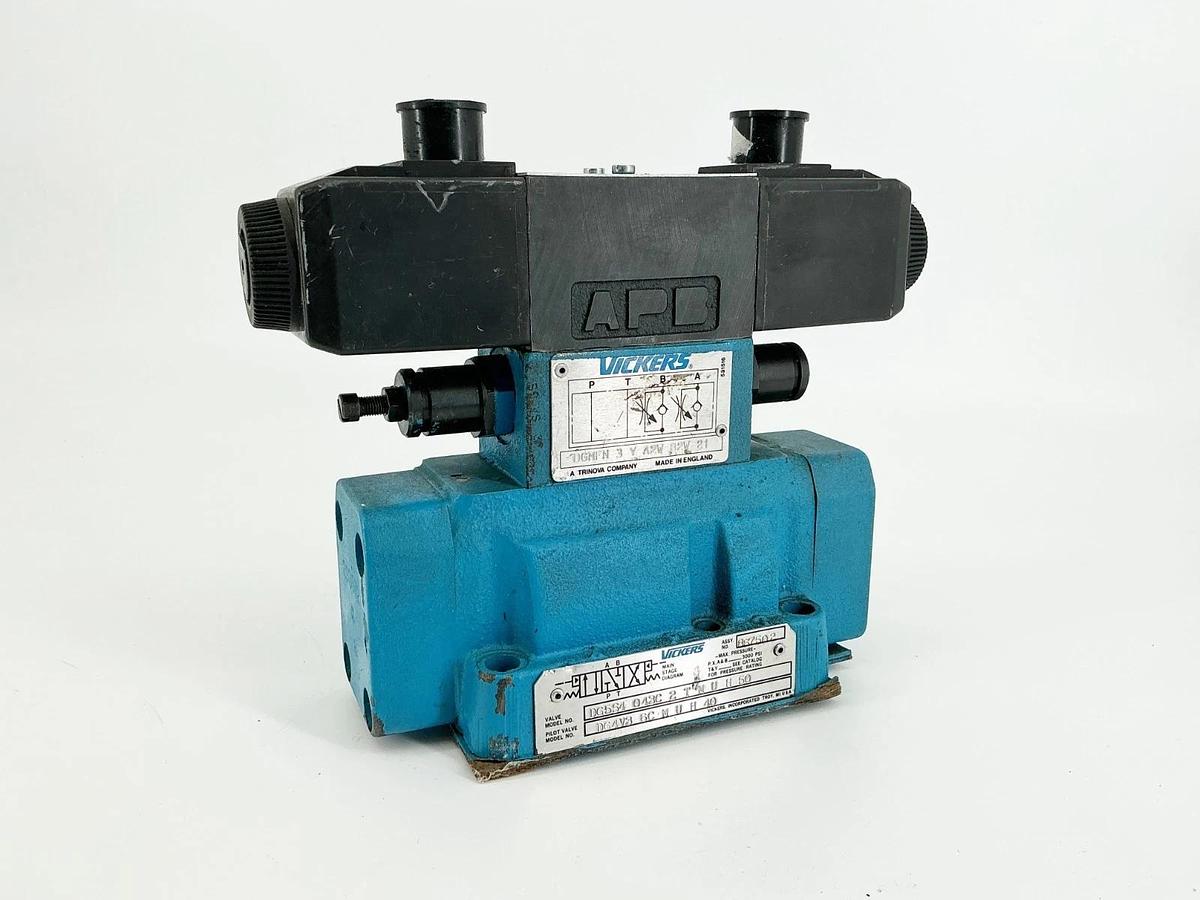 New Vickers DG5S4-043C-2-T-M-U-H-50 Solenoid Valve 5000PSI 350Bar 24V 30W - No B