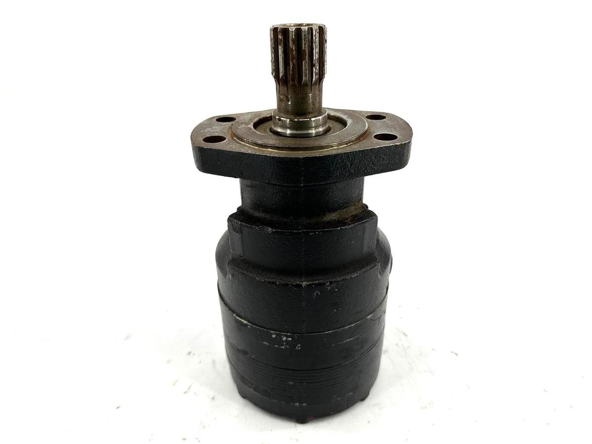New Ross TORQMOTOR MB100105AAAB Hydraulic Motor 1.245" OD - No Box