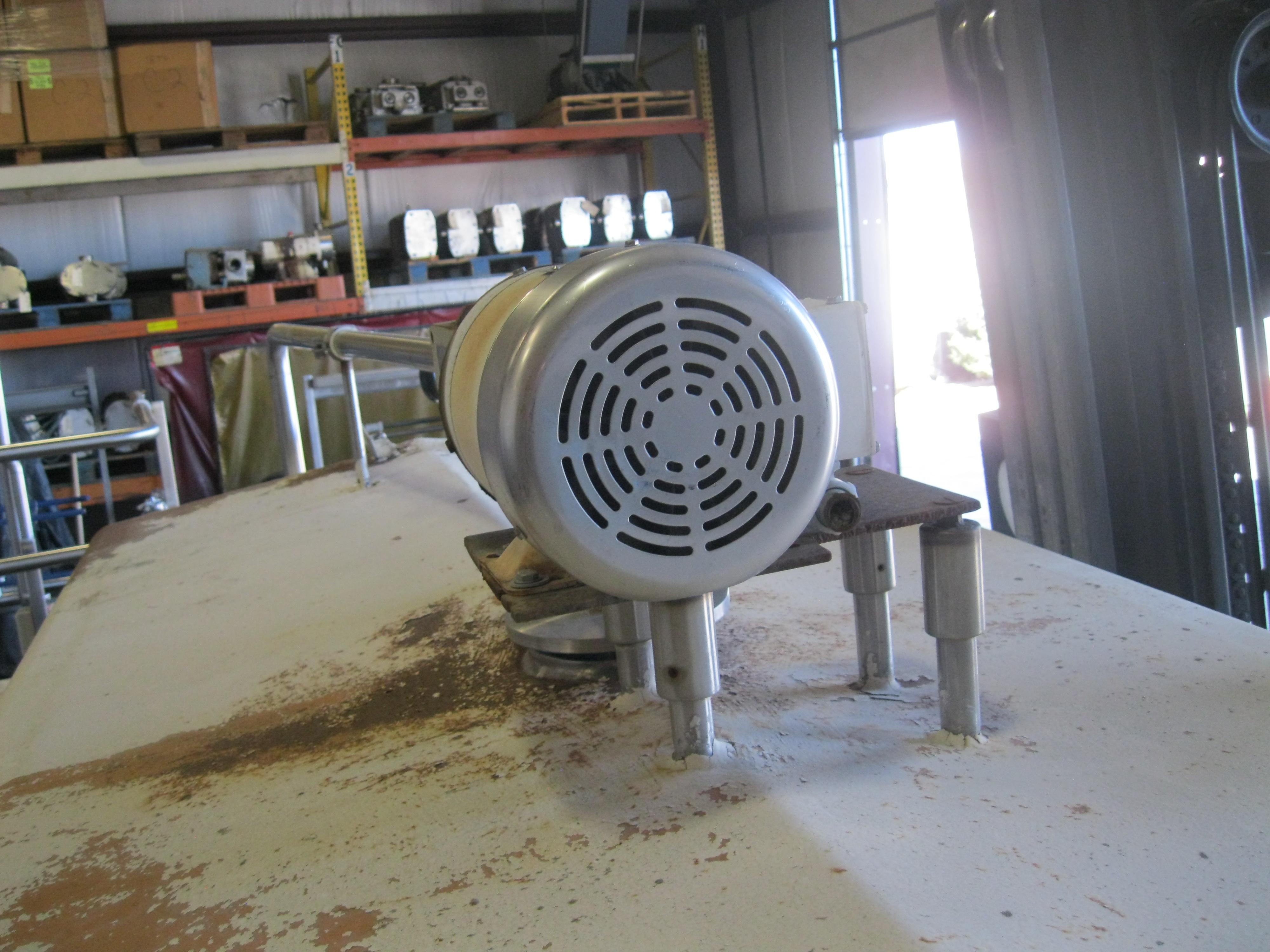 Usado 1000 GALLON PURITY HORIZONTAL STORAGE TANK