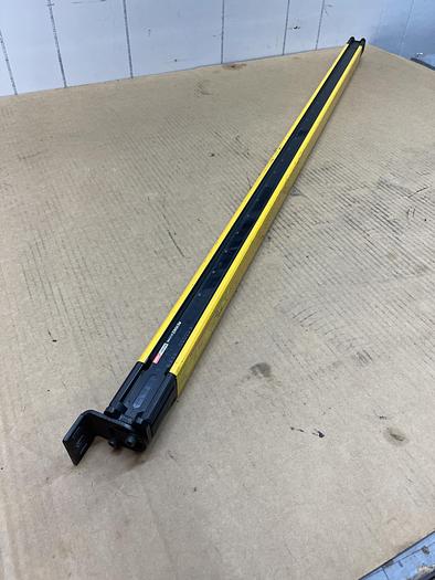 Used KEYENCE SL-V111FM-T