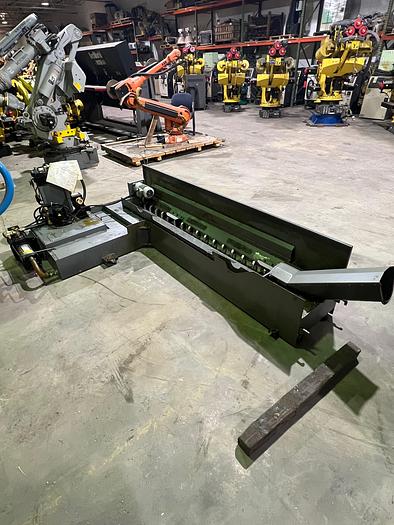 Used SAMSUNG MCV 50 VERTICAL MACHINING CENTER (X/Y/Z): 35.43" X 19.69" X 20.08" FANUC OiMD STK #104859