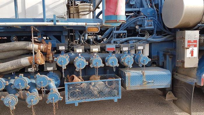 Used 1997 Peerless Hydra Frac Oilwell Cementing Blender Trailer