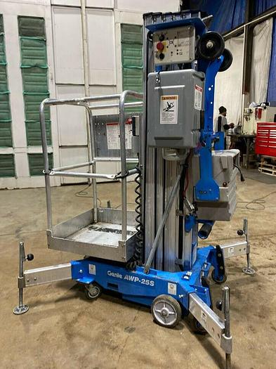 Used 2012 GENIE AWP-25S