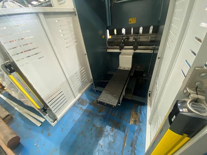 Used 2016 Durma AD-R 1260 CNC Pressbrake