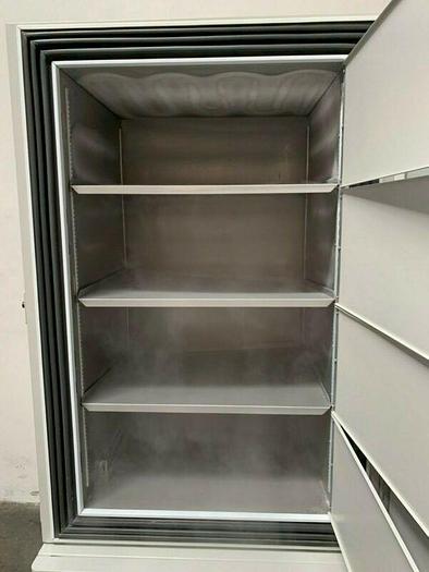 Used Thermo Scientific 5957 -86ºC Ultra Low Laboratory Freezer 23 Cu Ft 230V