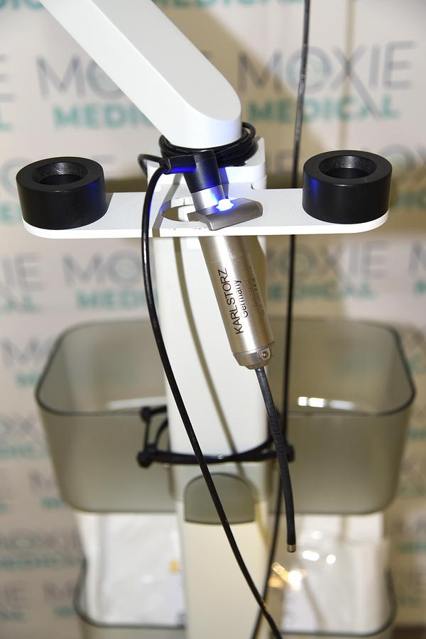 Refurbished KARL STORZ C-MAC 8403ZX Video Laryngoscope + 8402XS Imager