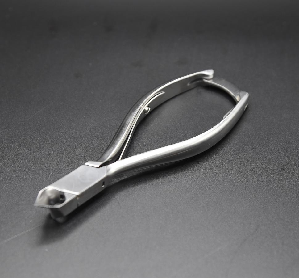 Used  Medline MDS7433114 Konig Double Spring with Catch Nail Nipper