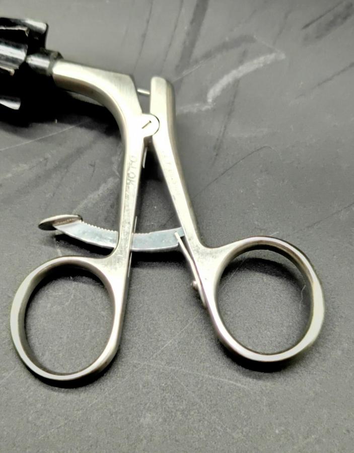 Used Integra Jarit 625108 Dual-Cup Grasping Forceps