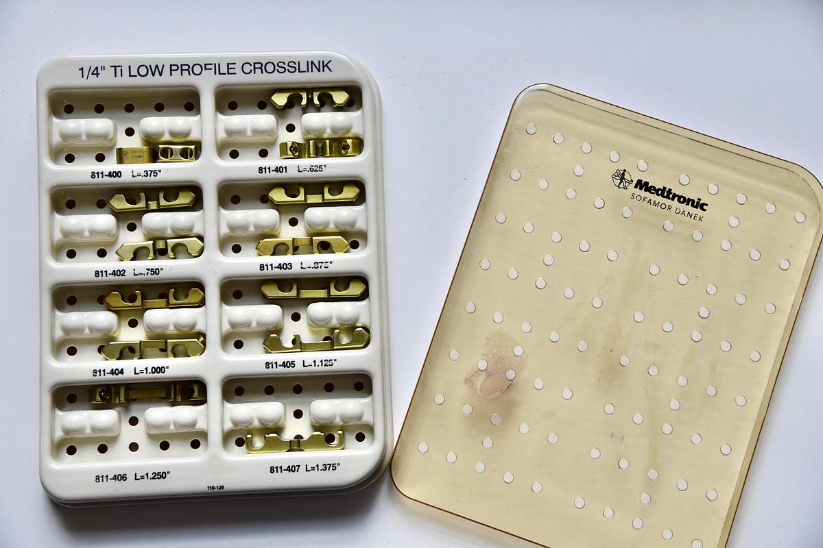 Used Medtronic Sofamor Danek 110-166P Low Profile Crosslink Titanium Module Set