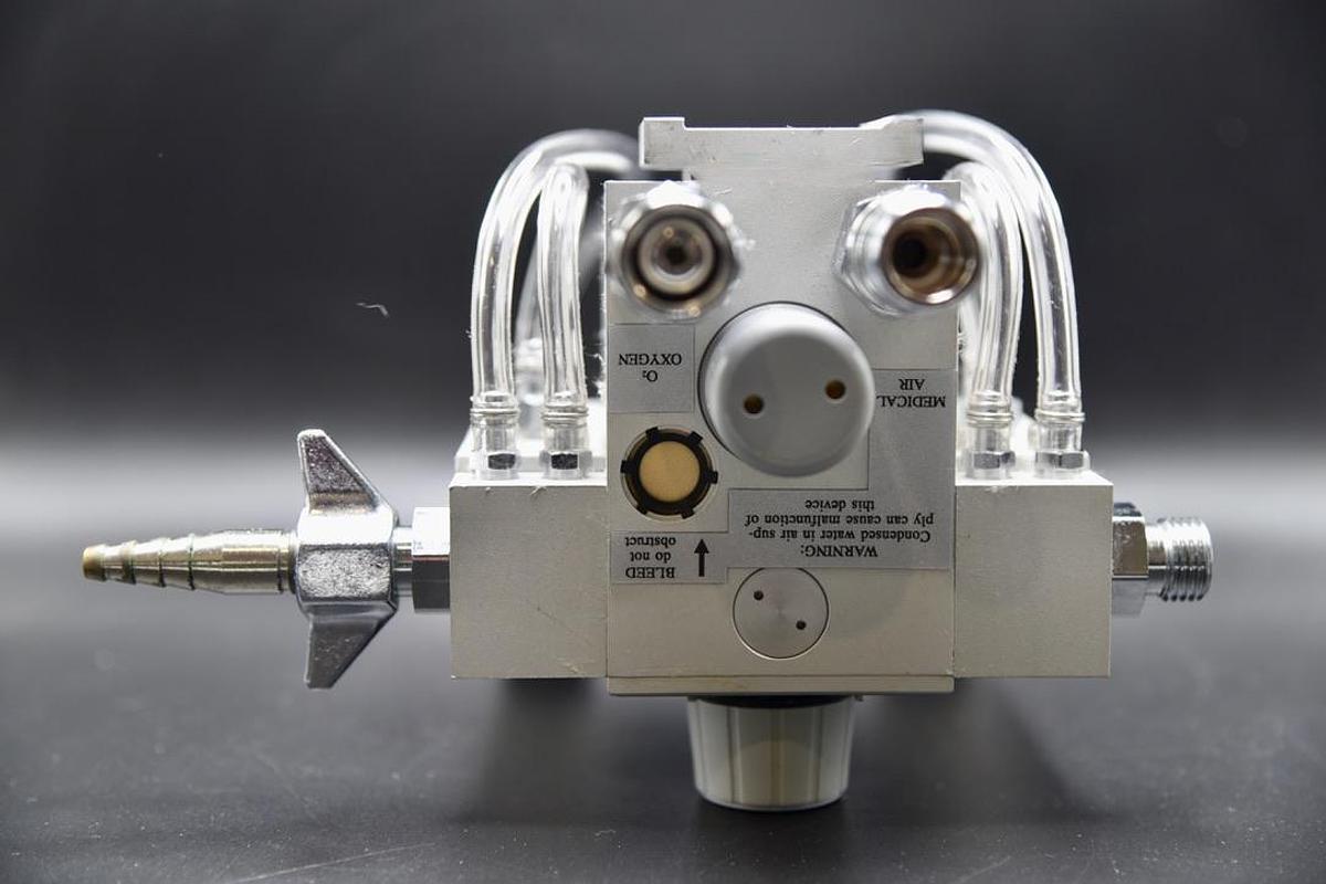Used Vyaire Medical BIRD 10046A Low Flow Air/O2 Blender