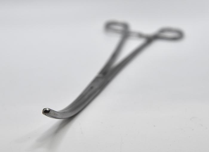 Used V. Mueller SU2768 Pean Artery Forceps Curved Standard Pattern 12"