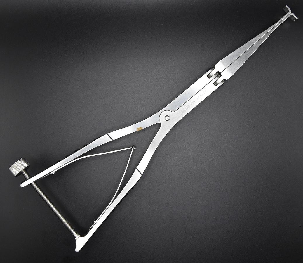 Used SYNTHES 388.414 CURVED DISTRACTOR