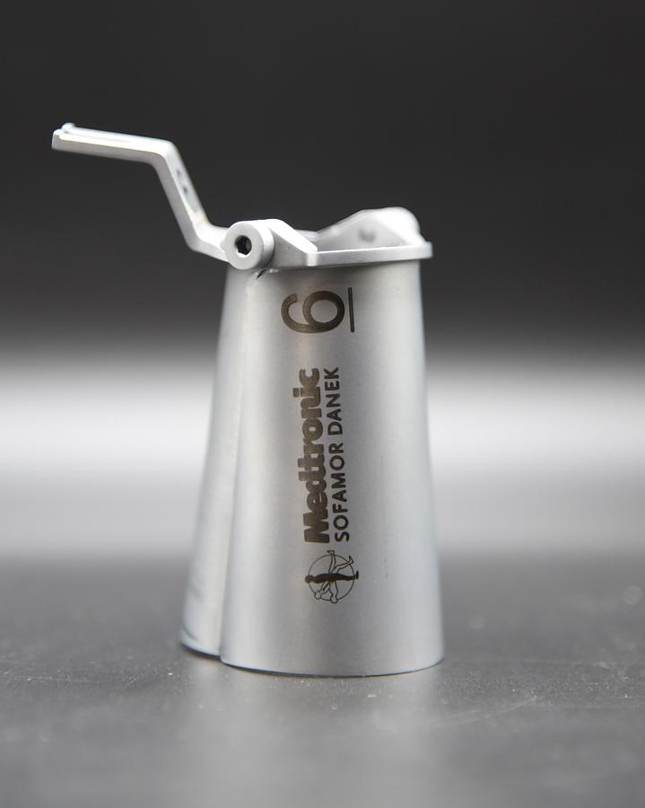 Used MEDTRONIC 9560762 METRx 25mm × 60mm Expanding Retractor Instrument