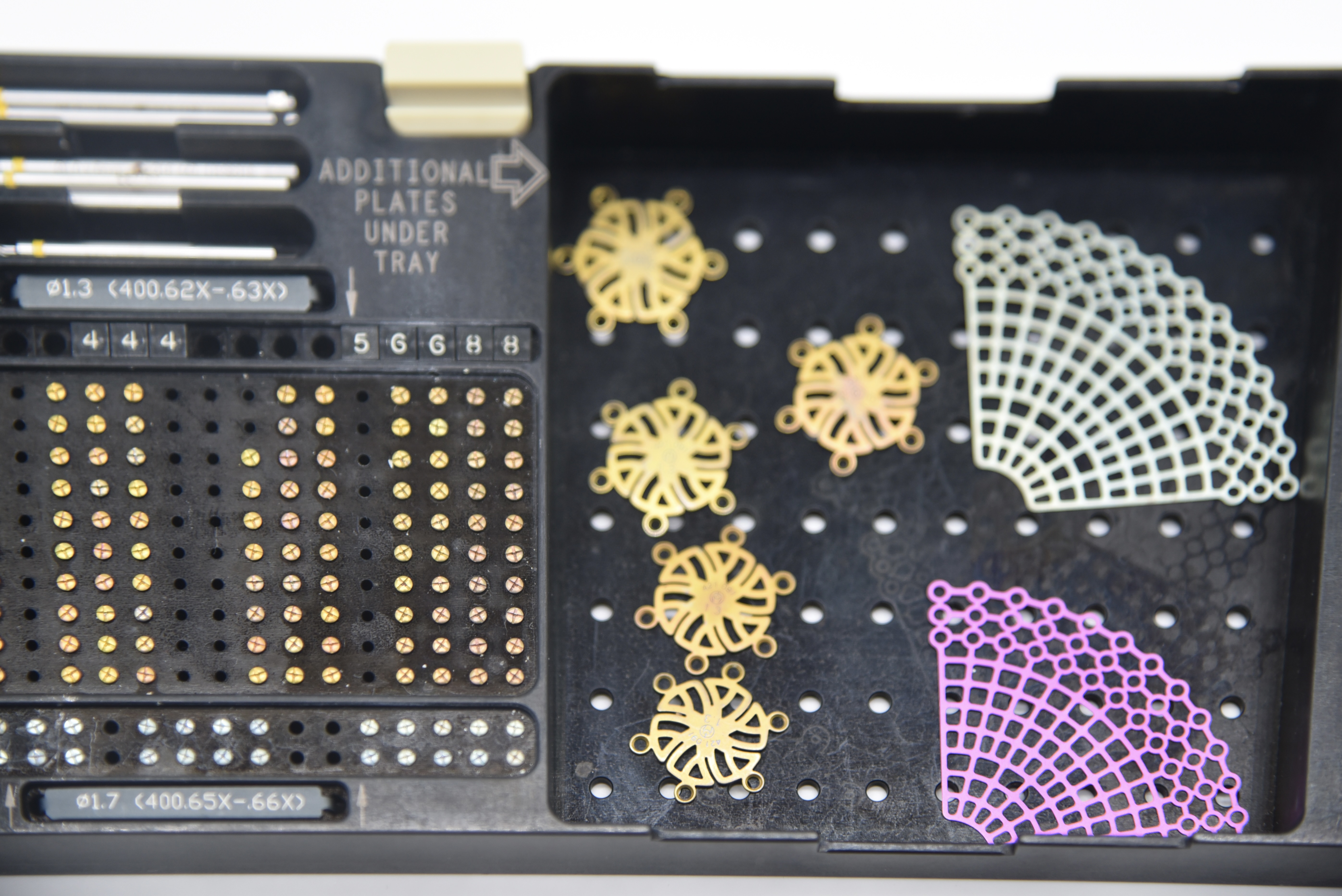 Used SYNTHES CRANIOFACIAL 1.3MM PLATING SYSTEM AND LOW PROFILE PLATING SYSTEM INSTRUMENT SET