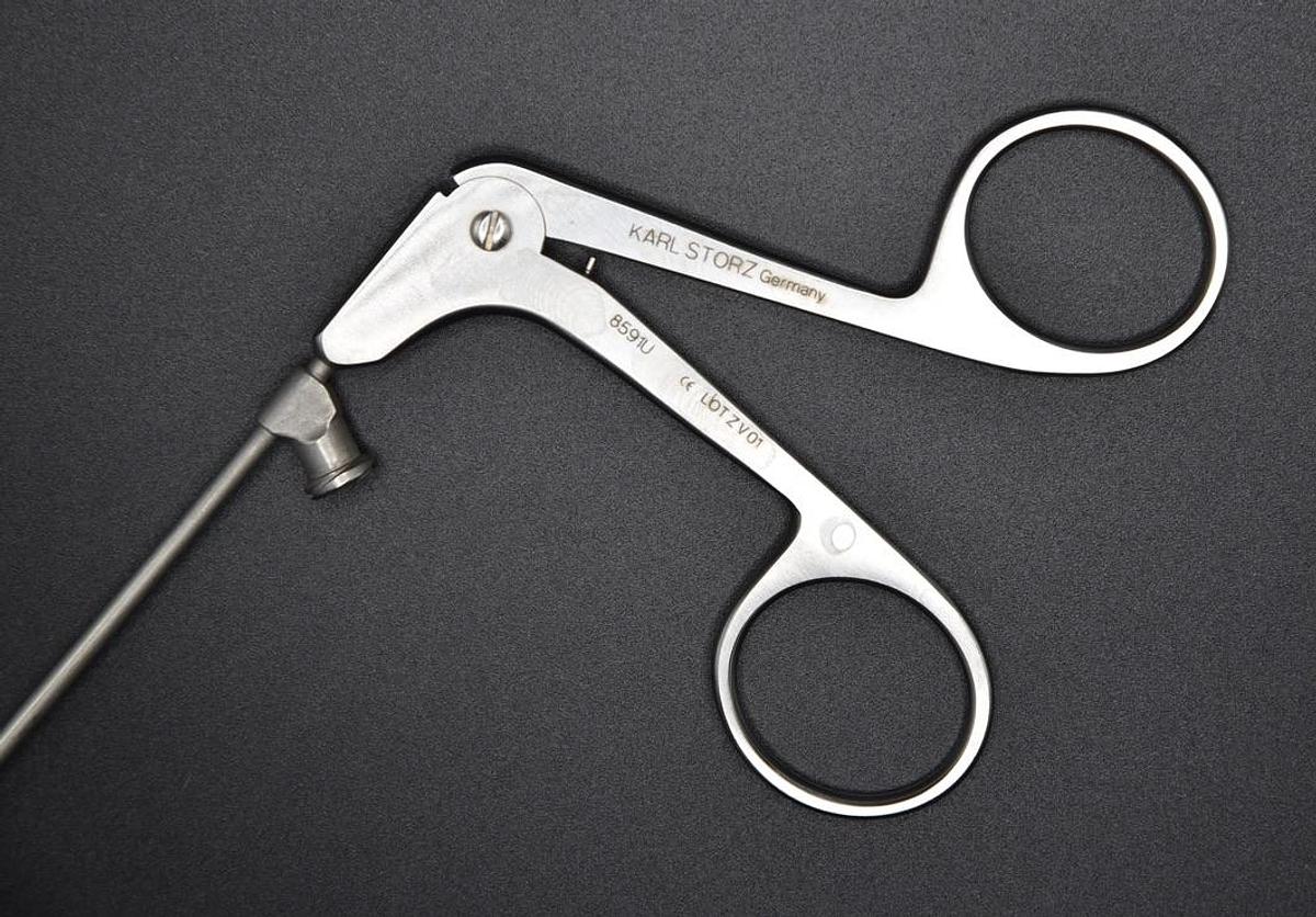 Used Karl Storz 8591U Surgical 23cm Up Angled Kleinsasser Round Cup Forceps 