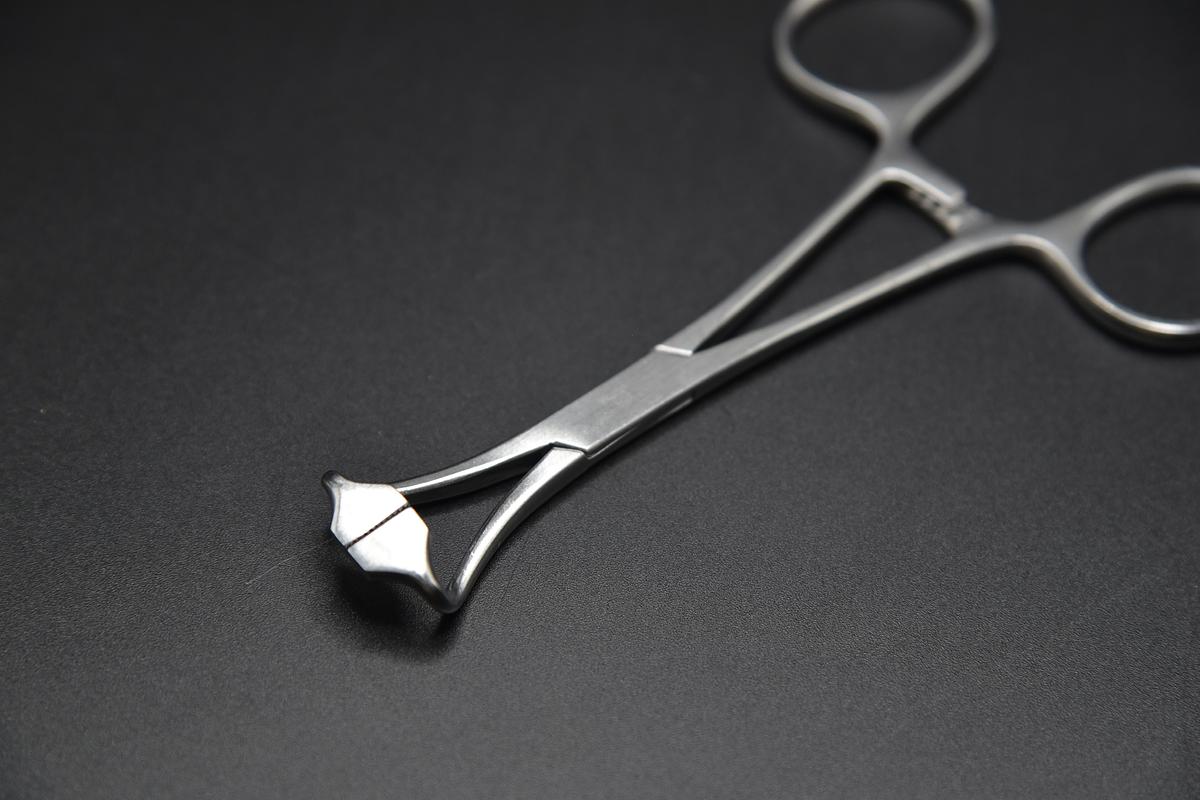 Used V. Mueller VU2936 Non-Perforating Towel Forceps