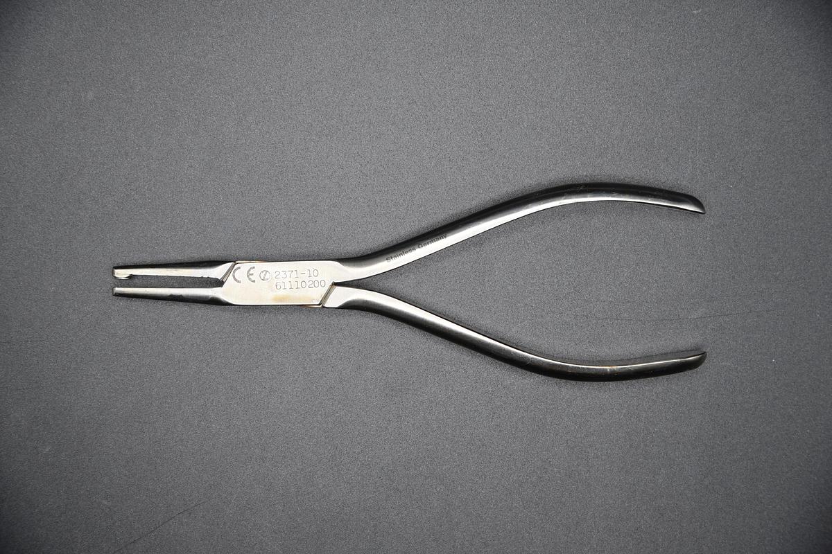 Used ZIMMER 2371-10 ORTHOPEDIC BENDING CLAMP