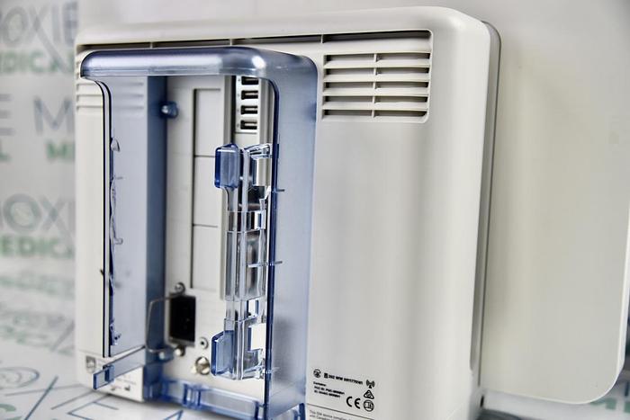 Used PHILIPS INTELLIVUE MX800 WITH INTELLIVUE X2 PATIENT MODULE AND ACCESSORIES