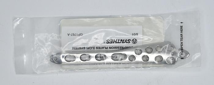 SYNTHES 239.900 3.5MM LCP MEDIAL DISTAL TIBIA PLATE 4 HOLES/116MM- RIGHT