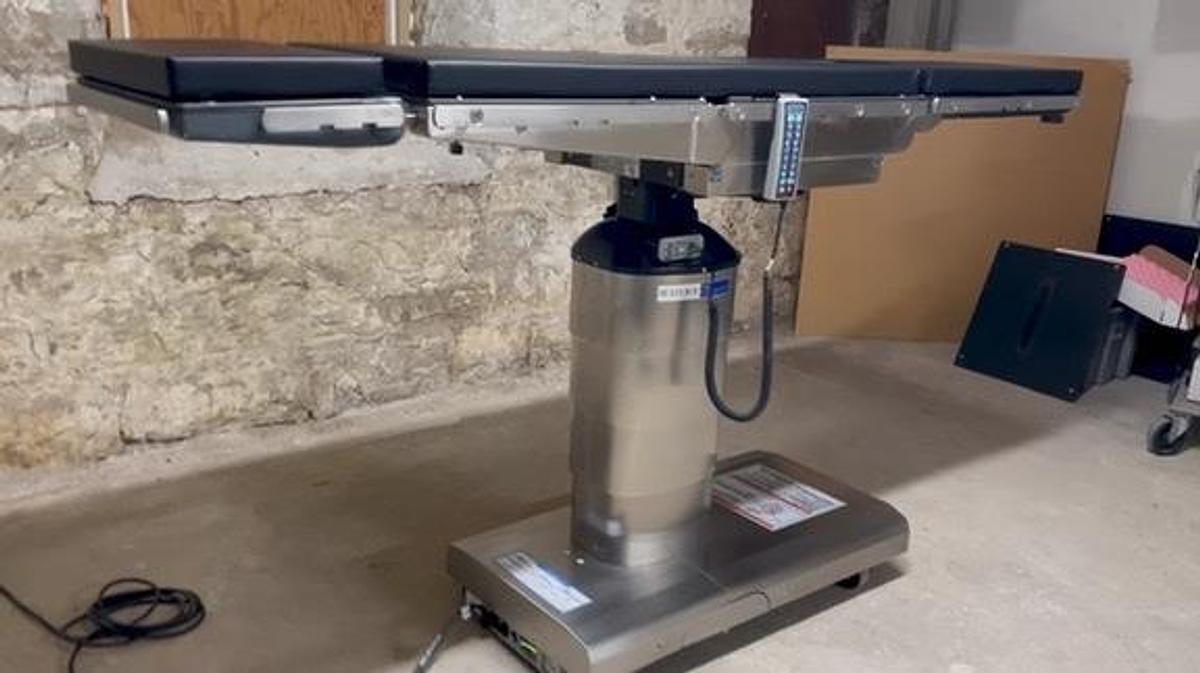 Refurbished Steris 4085 Surgical Table with New Pads & Hand Control
