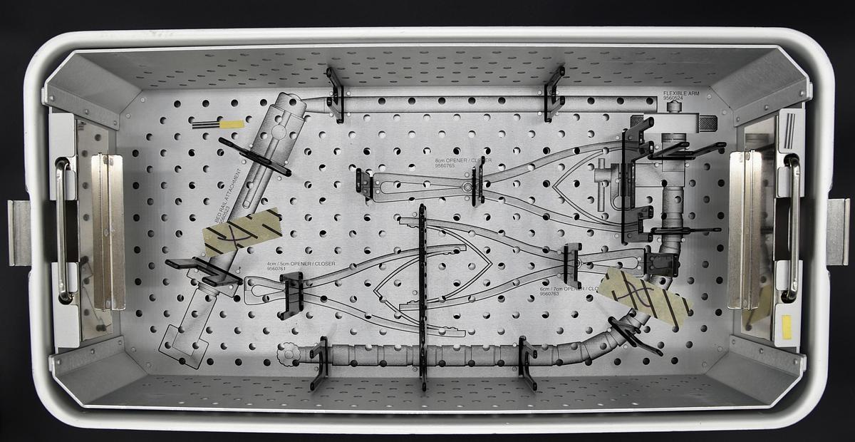 MEDTRONIC 7572001 SOFAMOR DANEK CD HORIZON SEXTANT II INSTRUMENT CASE WITH LID AND INSERTS