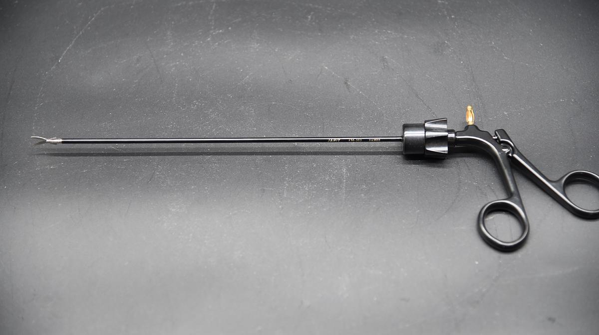 Used Integra Jarit 630-202 Endo Grasper Scissors, 9-3/4", Supercut, Roto-Cam Monopolar, Double Action, Insulated, 3.5mm