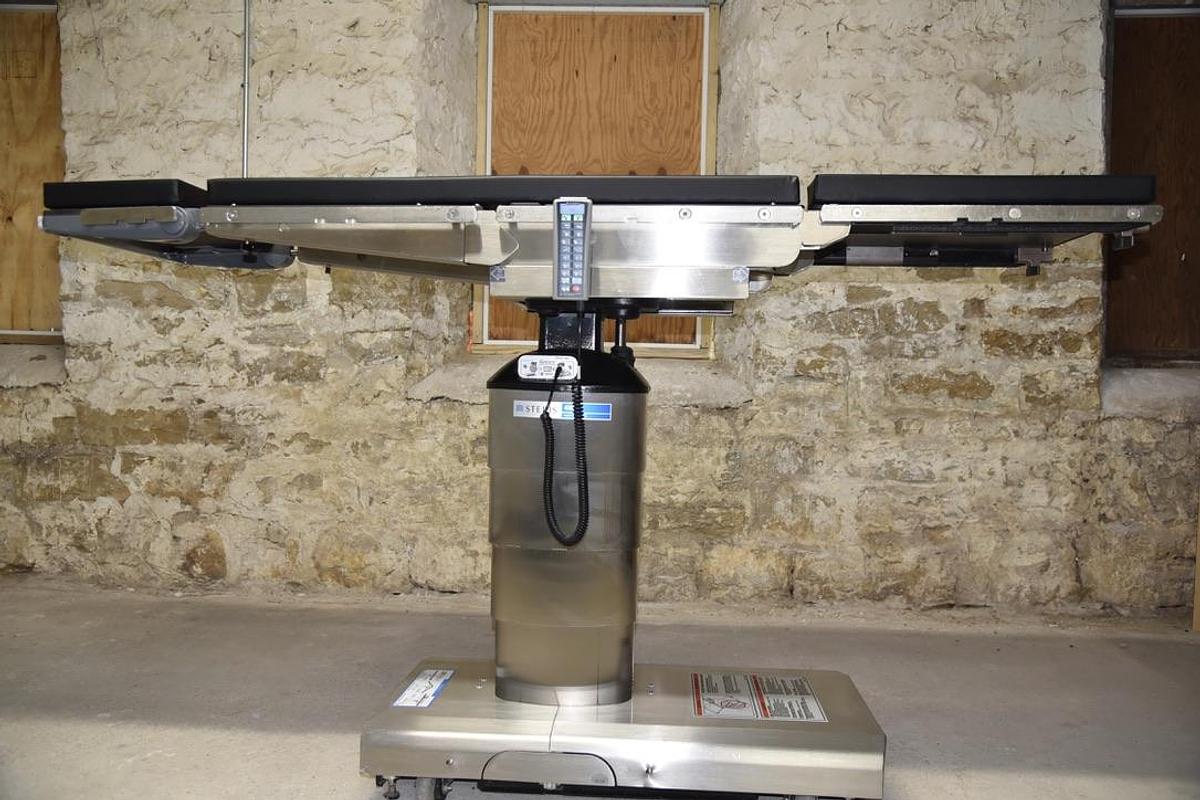 Refurbished Steris 4085 Surgical Table with New Pads & Hand Control