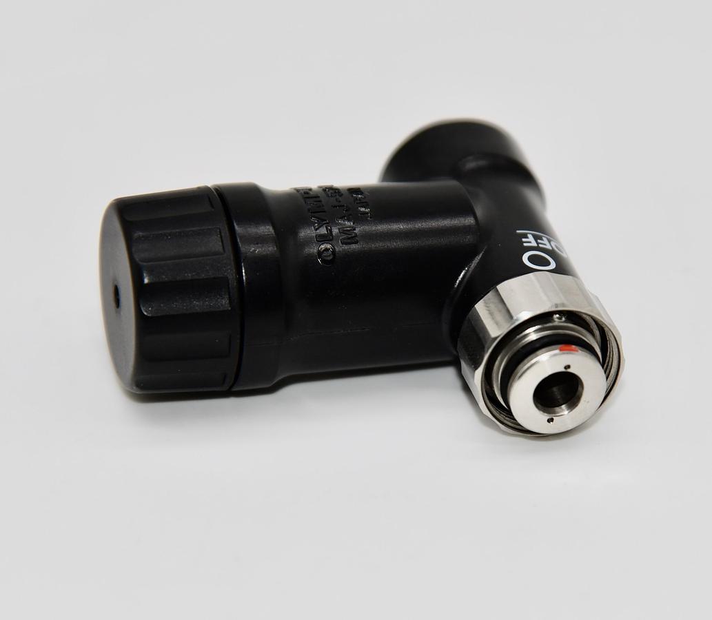 Used Olympus MAJ-524 Miniature Light Source with Battery