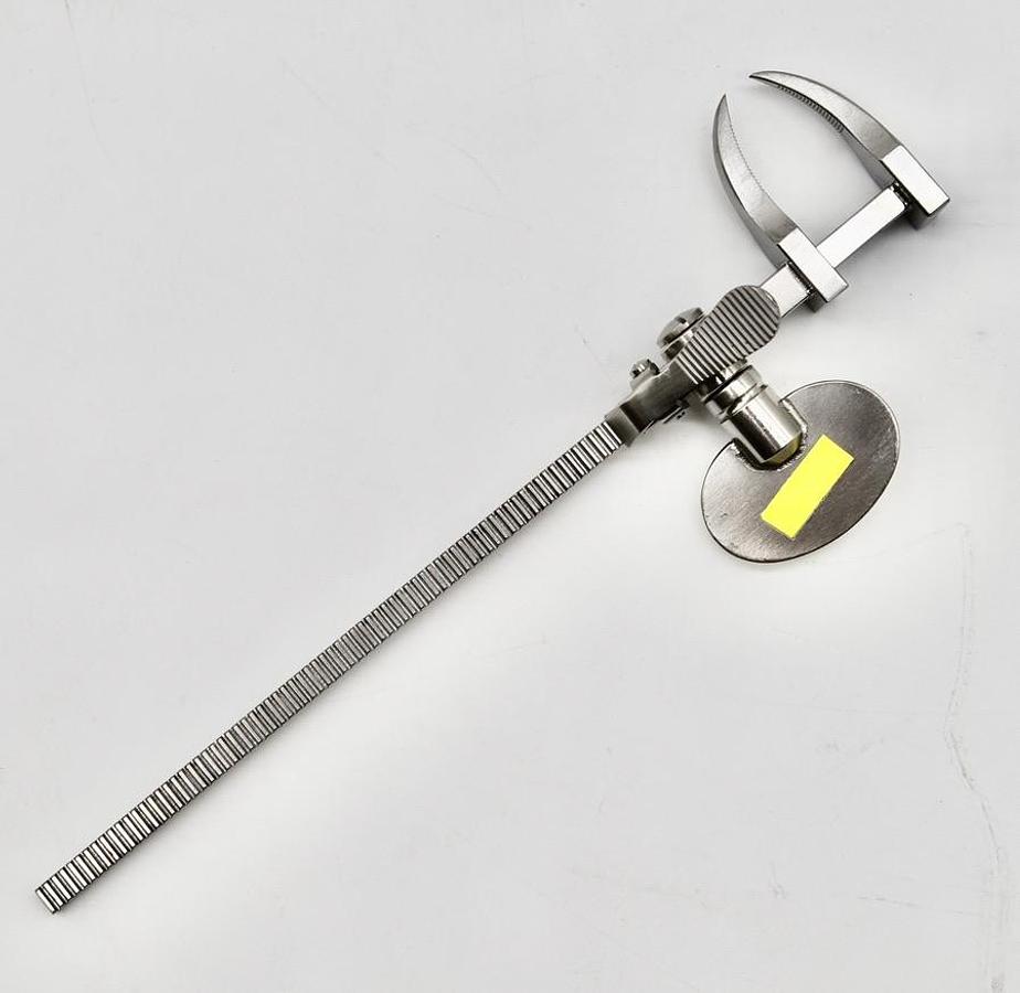 Used Spectrum 54-2555 Lemmon Sternal Approximator