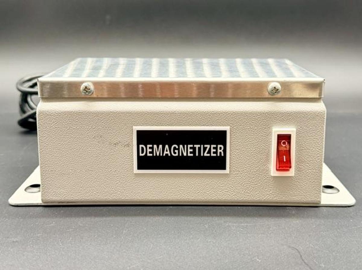 Used Value Collection 7" x 3-1/2" , Demagnetizer 09180019
